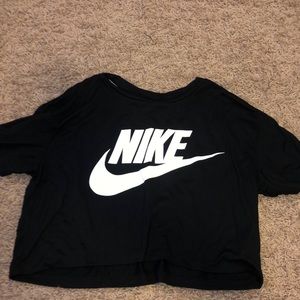 nike medium cropped top